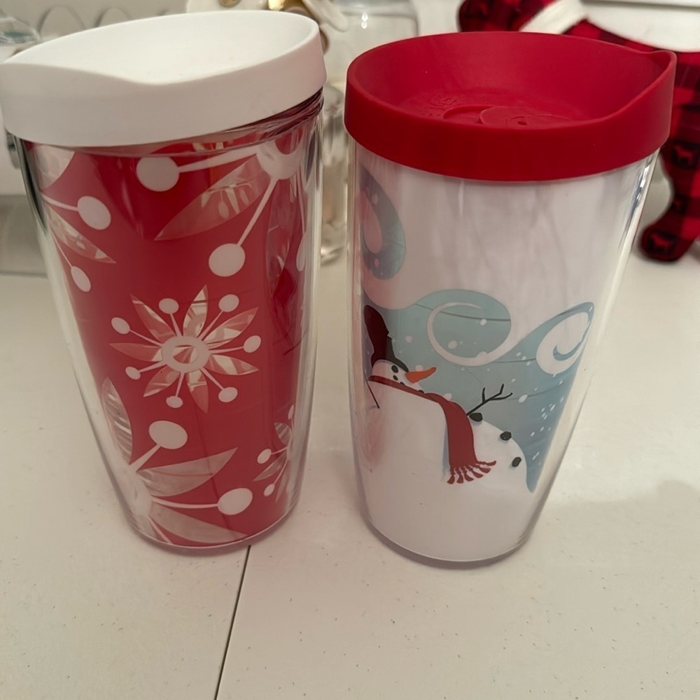 Tervis Tumbler pair of holiday Snow Christmas Cups Lot of 2 16oz preowned Z3-2